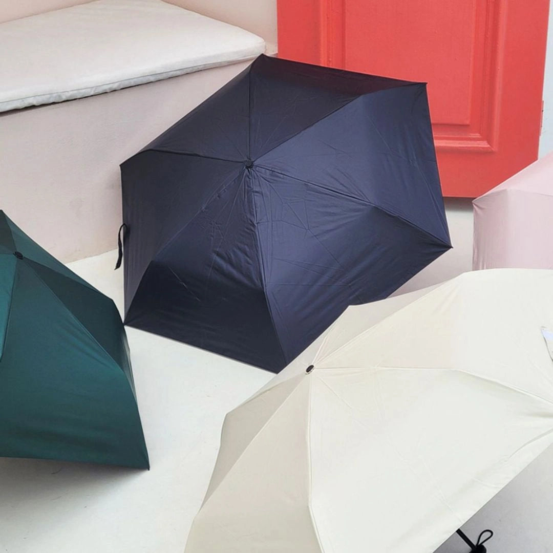 Portable mini umbrella with zipper pouch